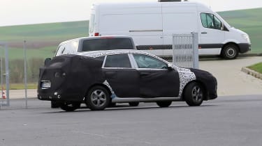 Hyundai i30 estate spy shots