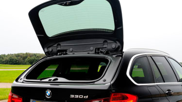 BMW 330d Touring glass tailgate