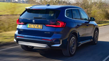 BMW iX1 - rear tracking