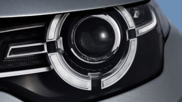Land Rover Discovery Sport lights