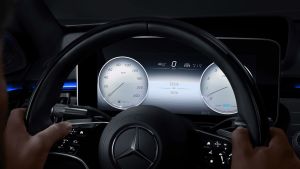 Mercedes%20S-Class%202020%20interior%20technology-4.jpg