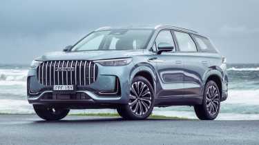 Jaecoo 8 - static front 3/4