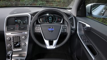 Volvo XC60 R-Design D4 2014 interior