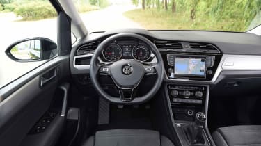 Volkswagen Touran - dash (left-hand drive)