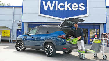 Dacia Bigster Journey hybrid 155 - loading boot