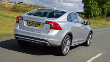 Volvo S60 Cross Country 2015 - rear tracking