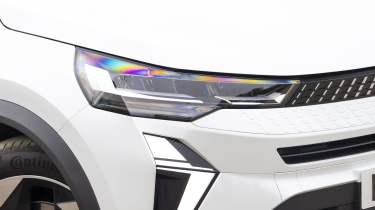 New Renault Captur - front headlight 