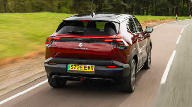 Suzuki e-Vitara - rear tracking