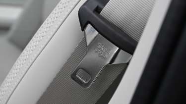 Volvo ES90 - seat belt 
