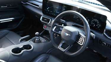 Ford Mustang GT - dashboard