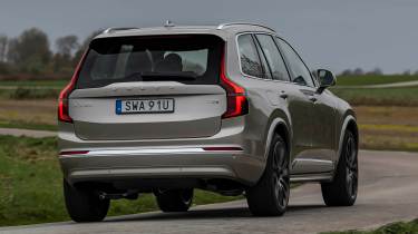 Volvo XC90 T8 - rear cornering