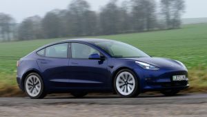 Tesla Model 3 Long Range - side