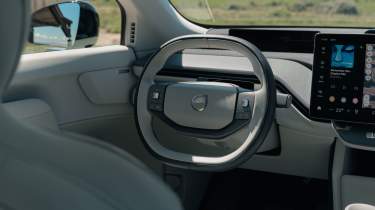 Volvo EX60 P10 AWD Ultra - steering wheel