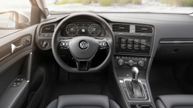 New 2017 Volkswagen Golf Estate - dash