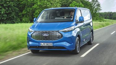 Ford E-Transit Custom - front tracking