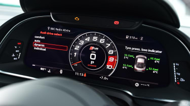 Audi R8 RWS - dials