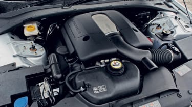 Jaguar S-Type R engine