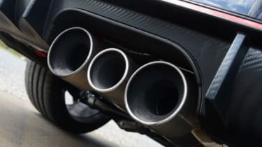 UK Honda Civic Type R 2017 - exhaust