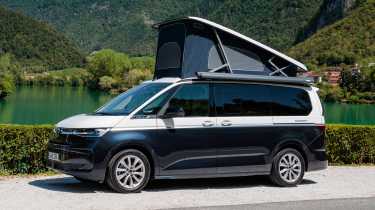 Volkswagen California - side roof up