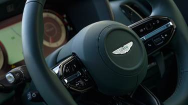 Aston Martin DBX707 - steering wheel