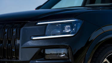 New Zeekr 8X plug-in hybrid - front headlight 
