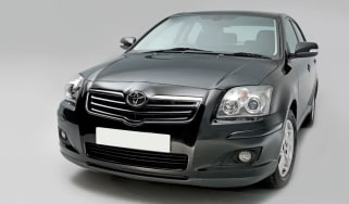 Toyota Avensis front static