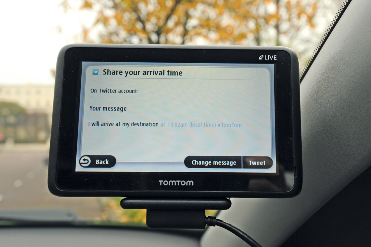 TomTom Go Live 1005 World satnav review Auto Express