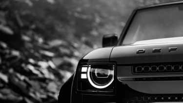 Land Rover Defender Octa Black - front detail