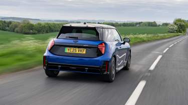 MINI John Cooper Works Electric - rear tracking
