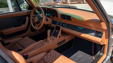 Ruf Ehra - cabin