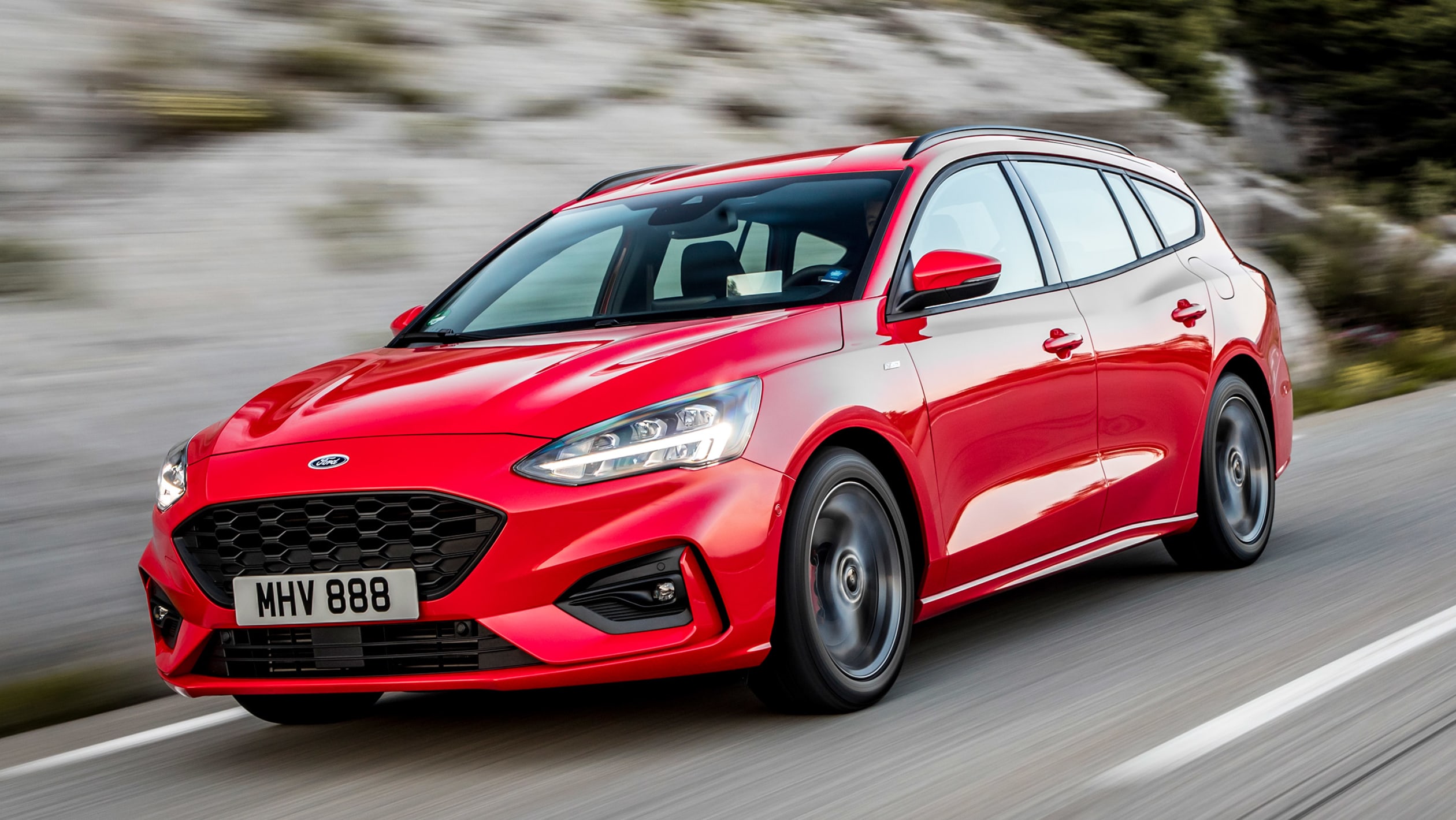 New Ford Focus Estate ST-Line X 2019 review - pictures | Auto Express