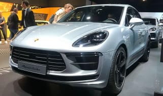 Porsche Macan Turbo - front 3/4 static Frankfurt