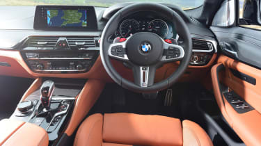 BMW M5 - dash