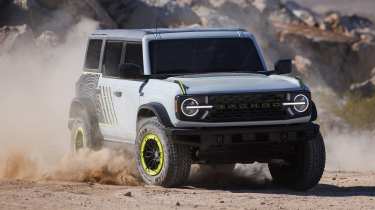 Ford Bronco RTR - cornering in desert