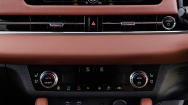 Mitsubishi Outlander PHEV - centre console