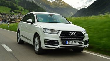 Audi Q7 - front tracking