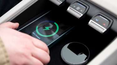 Skoda Peaq - wireless phone charging