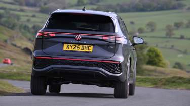 Volkswagen Tayron - rear cornering 