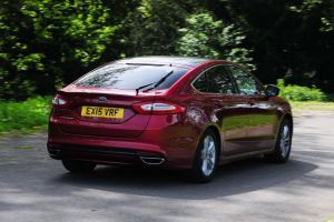Ford Mondeo - red rear