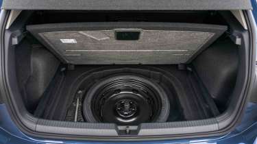 Volkswagen Golf - space saver spare wheel