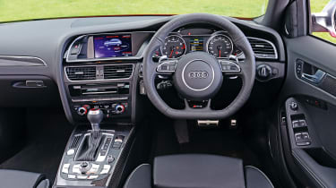 Audi RS4 - interior