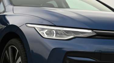 Volkswagen Golf - headlight