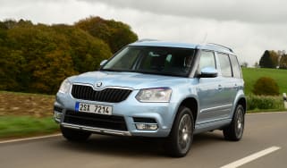 Skoda Yeti 2014 front tracking