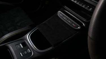 Abarth 600e Scorpionissima - centre console 