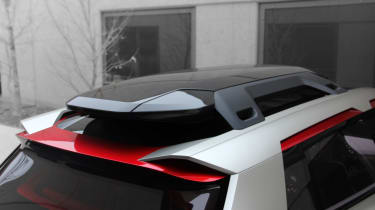 Nissan Xmotion Concept - roof rack