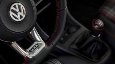 Volkswagen up! GTI - steering wheel