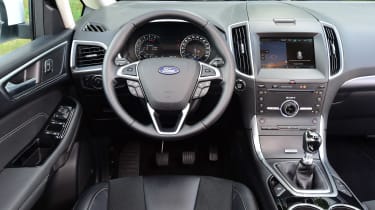 Ford S-Max AWD - dash
