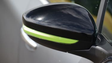 Peugeot 208 - mirror