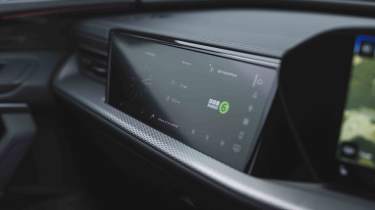 Audi Q5 - passenger screen