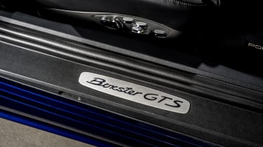 Porsche Boxster GTS 4.0 PDK sill